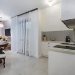 Apartment With Balcony Trentowskiego By Renters