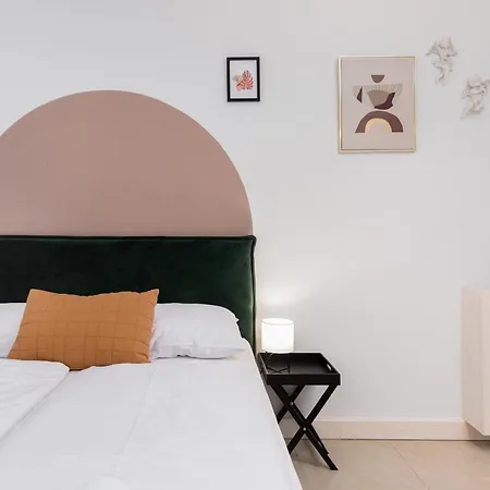 Apartment With Balcony Trentowskiego By Renters