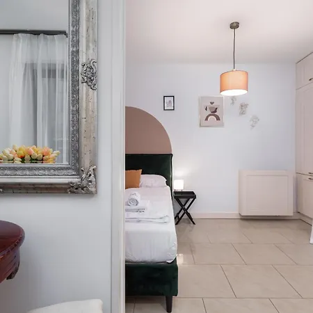 Apartment With Balcony Trentowskiego By Renters *