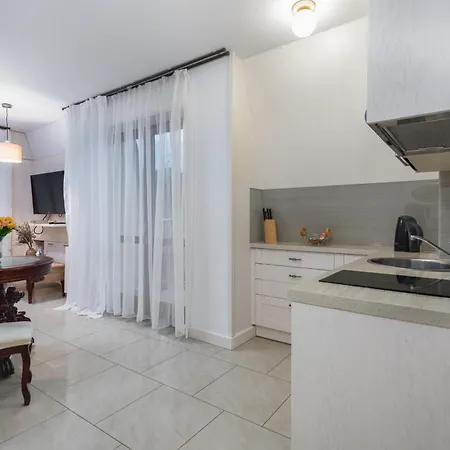 Daire With Balcony Trentowskiego By Renters