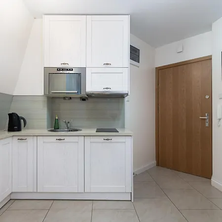 Daire With Balcony Trentowskiego By Renters