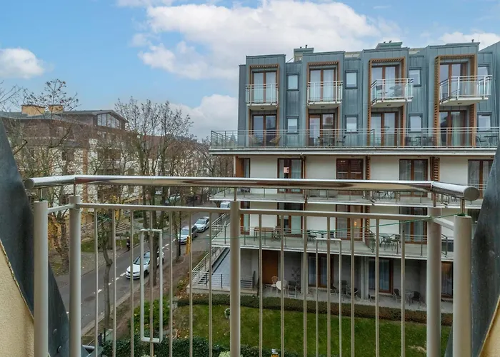 Appartamento With Balcony Trentowskiego By Renters *